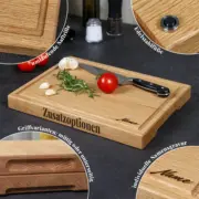 Übersicht der Zusatzoptionen für Schneidebretter: Saftrille, Gravur, Griffmulden und Edelstahlfüße